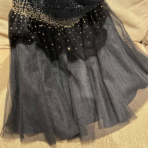 Beautiful Black Prom Dress with Sequins - Picture 4 of 5